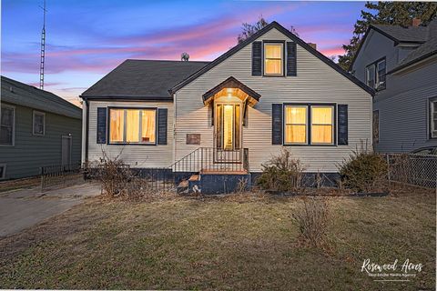 Photo of 1221 E CHESTNUT Street, Kankakee, IL 60901 (MLS # 12546873)