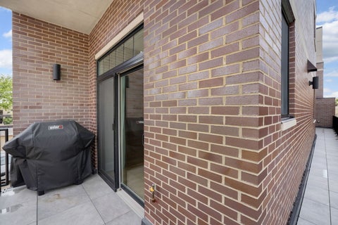 Tiny photo for 514 Hillgrove Avenue #202, Western Springs, IL 60558 (MLS # 12694402)