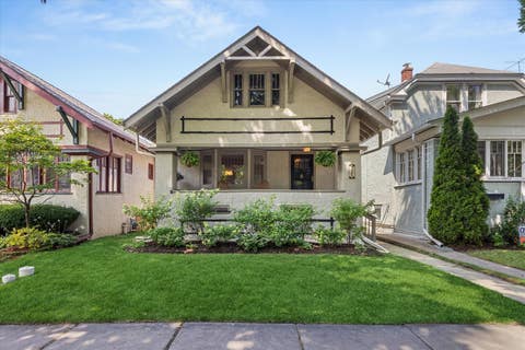 Photo of 735 Gunderson Avenue, Oak Park, IL 60304 (MLS # 12704638)