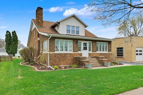 Tiny photo for 324 S Sangamon Avenue, Gibson City, IL 60936 (MLS # 12603229)