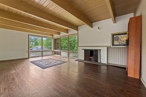Tiny photo for 431 S Saint Marys Road, Libertyville, IL 60048 (MLS # 12653527)