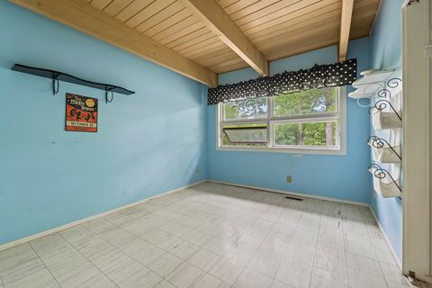 Tiny photo for 431 S Saint Marys Road, Libertyville, IL 60048 (MLS # 12653527)