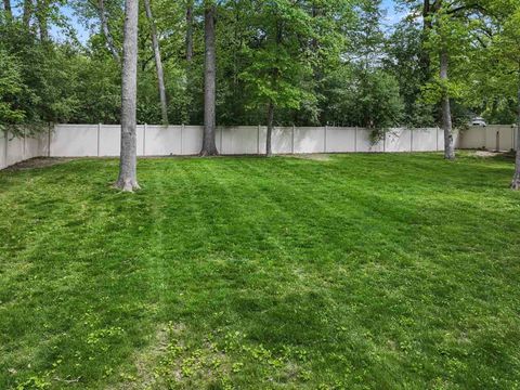 Tiny photo for 431 S Saint Marys Road, Libertyville, IL 60048 (MLS # 12653527)