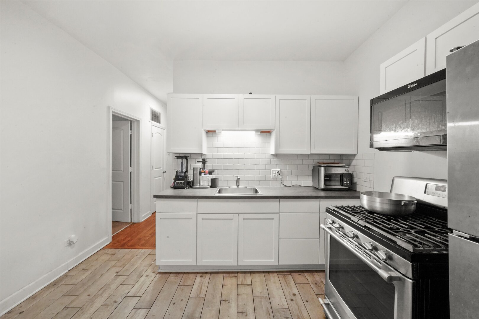 411 N Hamlin Avenue