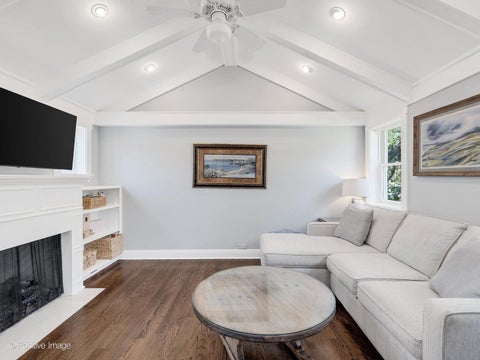 Tiny photo for 8 Mohawk Drive, Clarendon Hills, IL 60514 (MLS # 12715216)