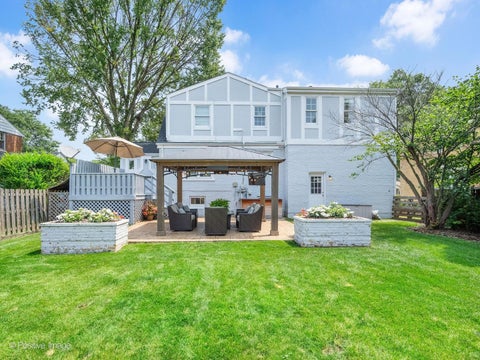 Tiny photo for 8 Mohawk Drive, Clarendon Hills, IL 60514 (MLS # 12715216)