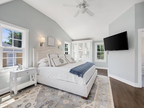 Tiny photo for 8 Mohawk Drive, Clarendon Hills, IL 60514 (MLS # 12715216)