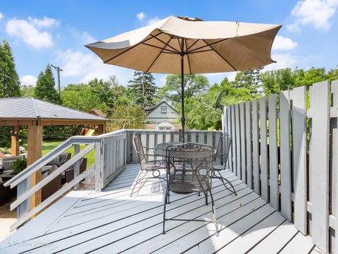 Tiny photo for 8 Mohawk Drive, Clarendon Hills, IL 60514 (MLS # 12715216)
