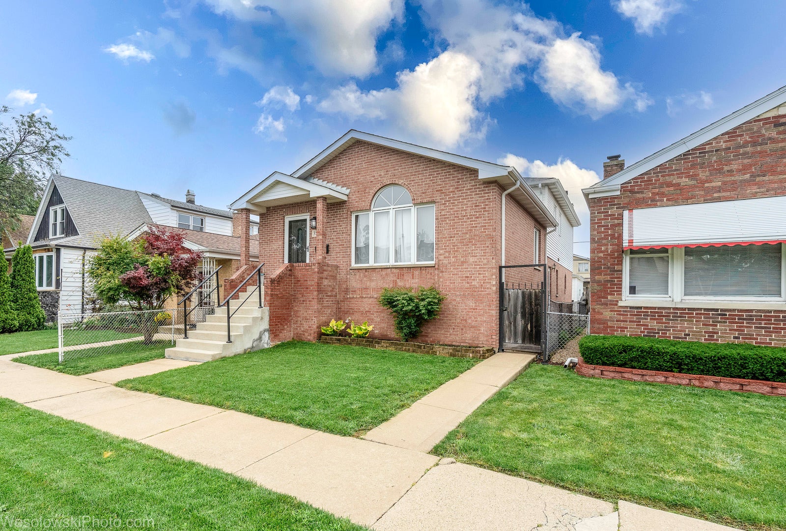 3525 N Pioneer Avenue