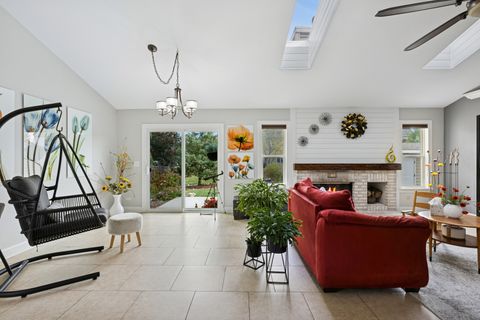 Tiny photo for 3040 Banbury Lane, Lake In The Hills, IL 60156 (MLS # 12480501)