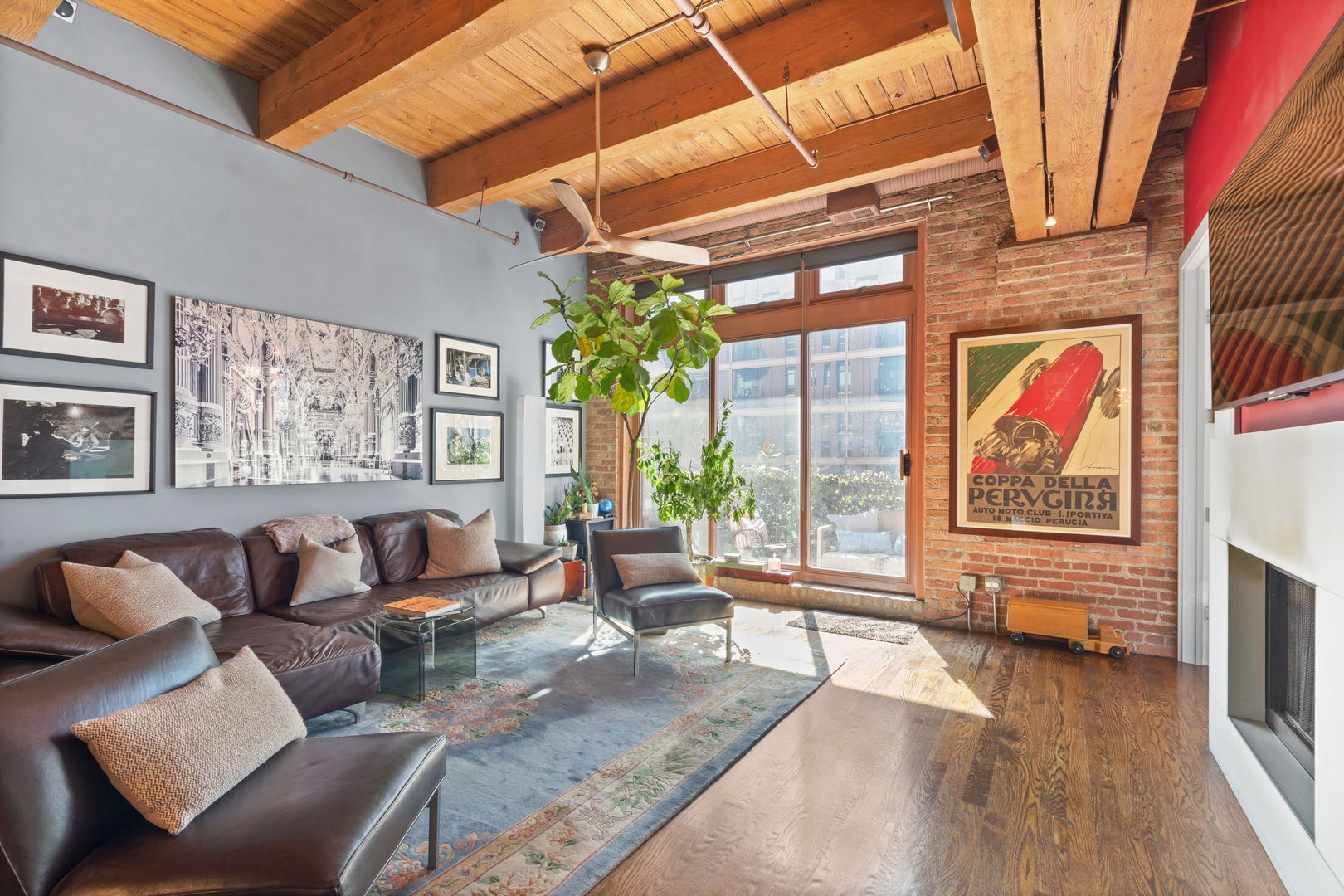 360 W Illinois Street 313