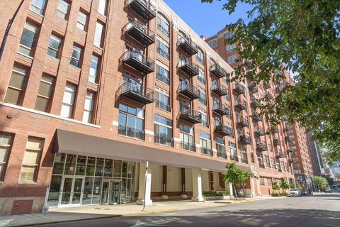 360 W Illinois Street 313 Chicago IL 60654