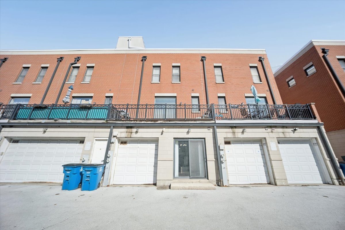 943 W College Parkway 0