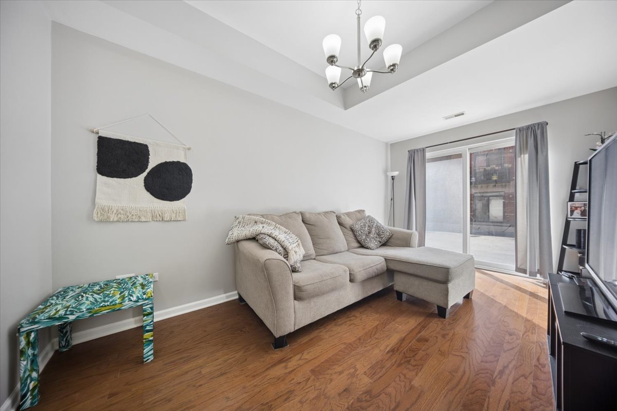 943 W College Parkway 0