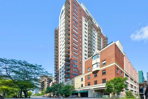 1529 S State Street TH6 Chicago IL 60605