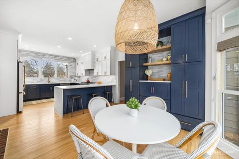 Tiny photo for 607 E Prairie Avenue, Wheaton, IL 60187 (MLS # 12551488)