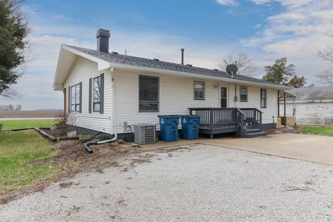 Tiny photo for 401 W Boundary Street, Stanford, IL 61774 (MLS # 12593399)