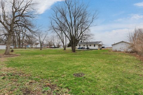 Tiny photo for 401 W Boundary Street, Stanford, IL 61774 (MLS # 12593399)