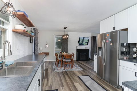 Tiny photo for 401 W Boundary Street, Stanford, IL 61774 (MLS # 12593399)