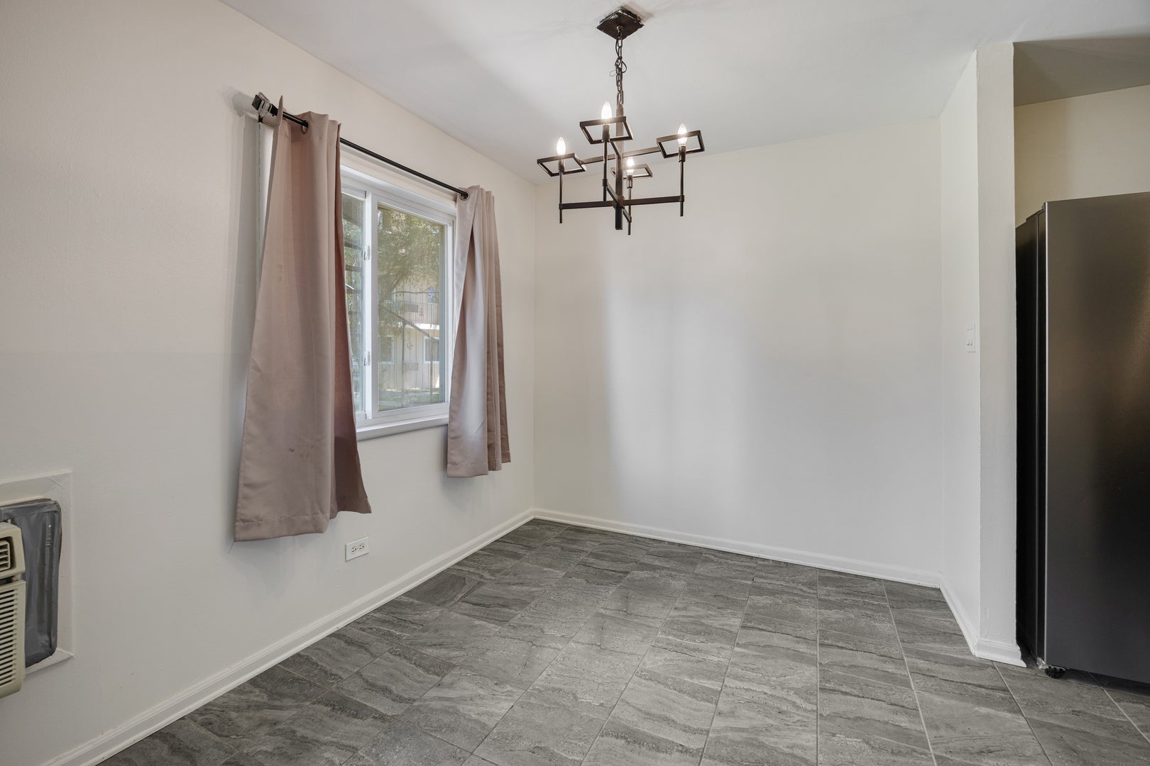 2308 Algonquin Road 7