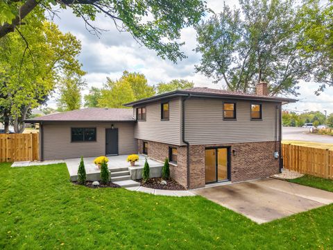 Tiny photo for 158 S Prairie Avenue, Bloomingdale, IL 60108 (MLS # 12491606)