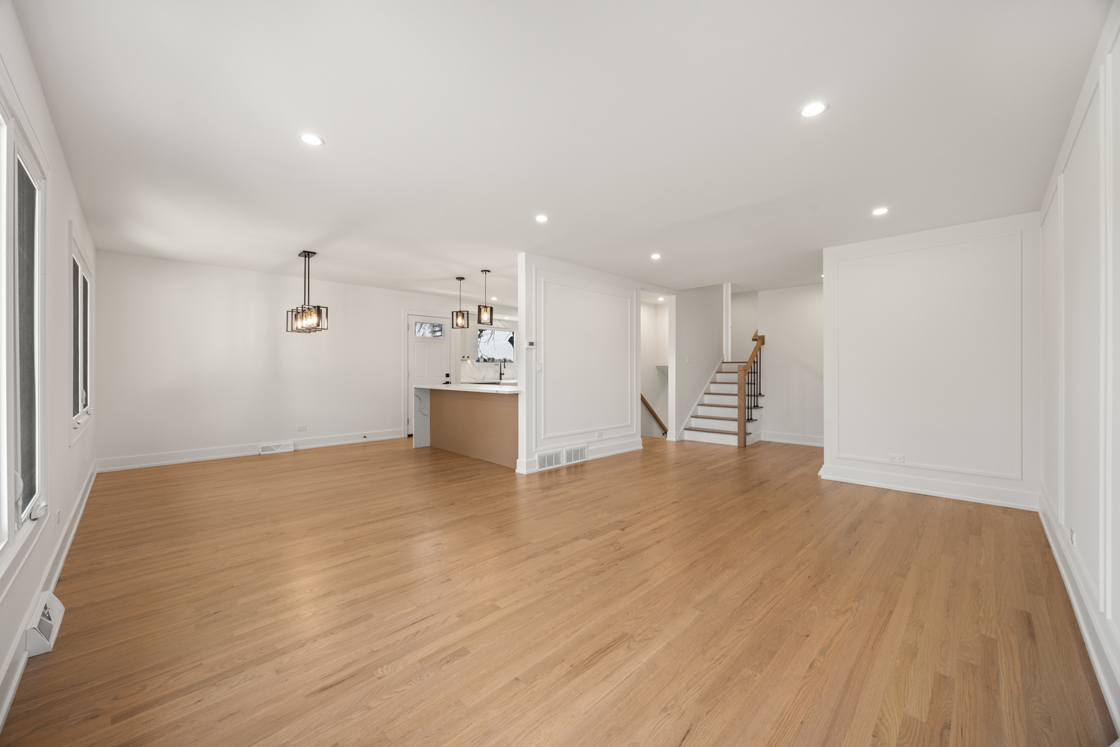 158 S Prairie Avenue