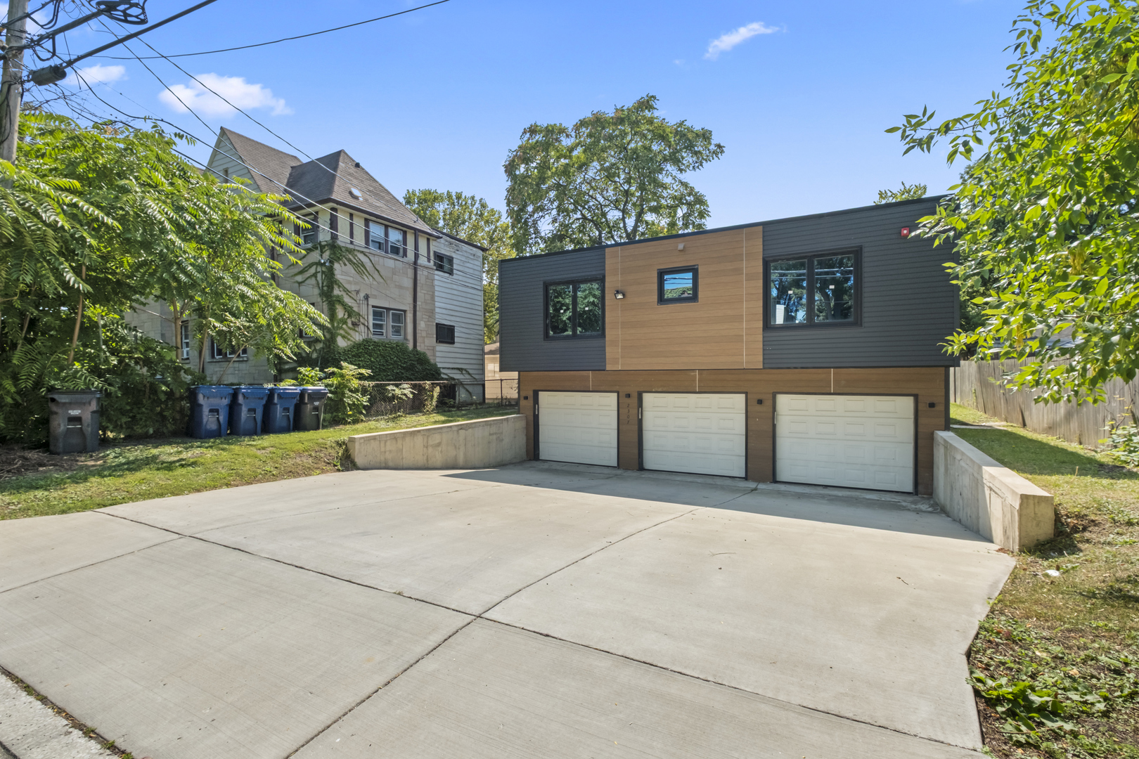 2307 Lake Street 2