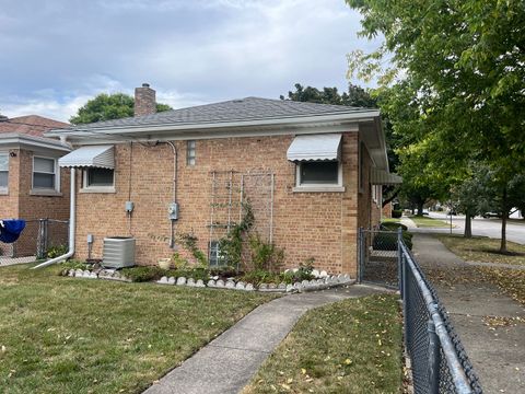 A home in North Riverside