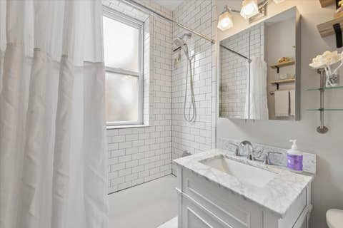 Tiny photo for 1243 W Thorndale Avenue #2E, Chicago, IL 60660 (MLS # 12726294)