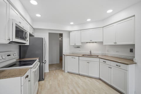 Tiny photo for 326 Satinwood Court N #326, Buffalo Grove, IL 60089 (MLS # 12677083)