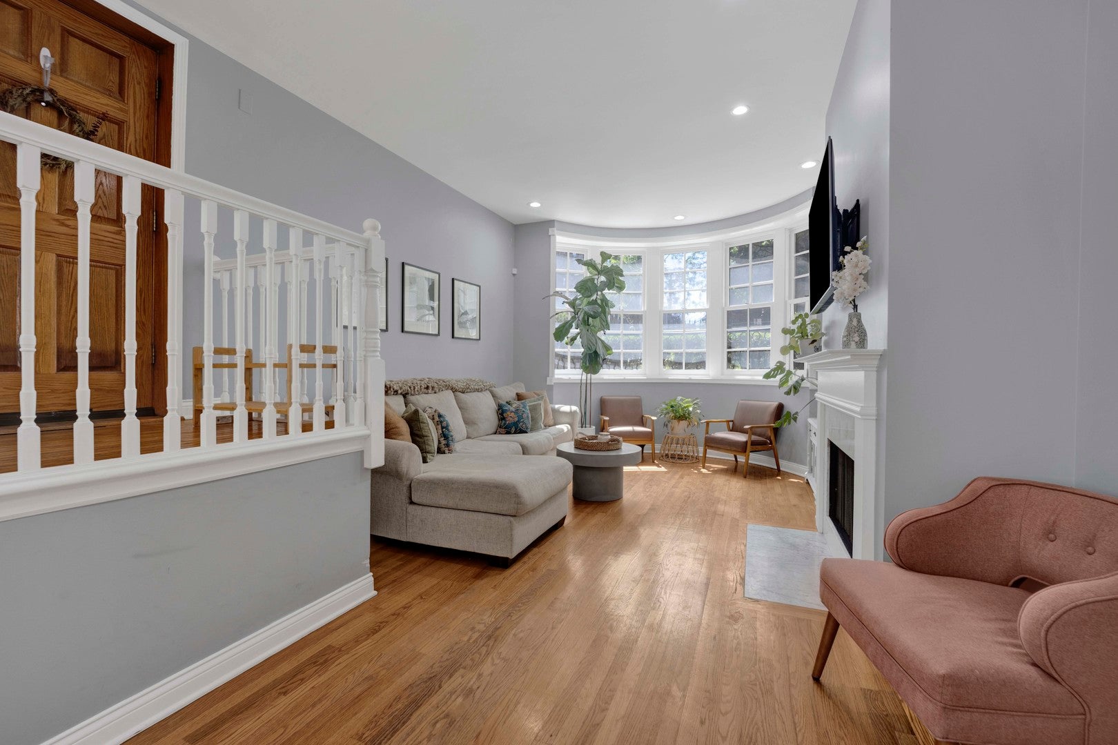 626 W Wrightwood Avenue 1E