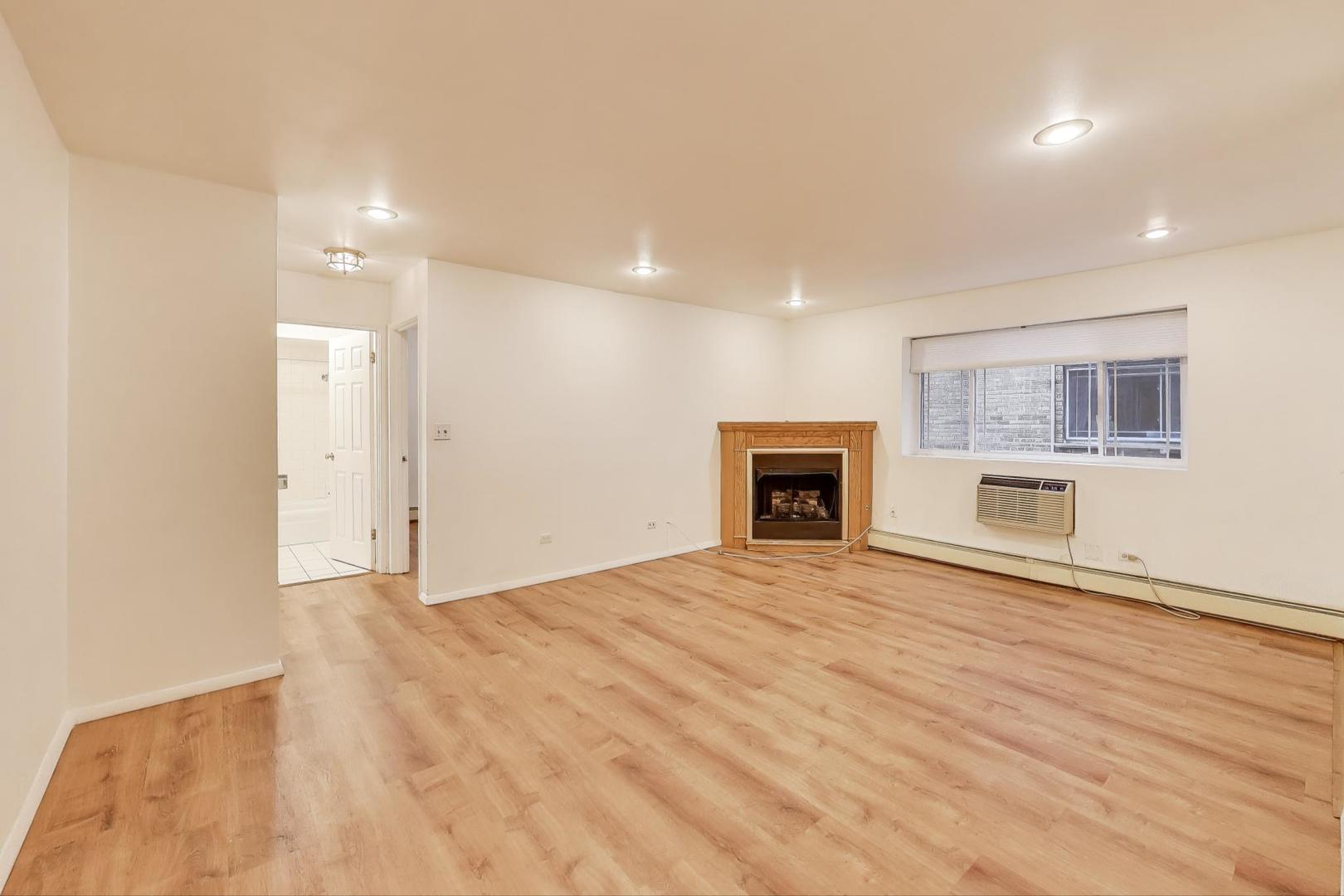 5400 N Sheridan Road 210