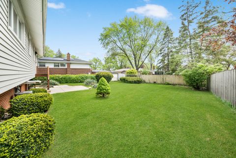 Tiny photo for 773 Madelyn Drive, Des Plaines, IL 60016 (MLS # 12642097)