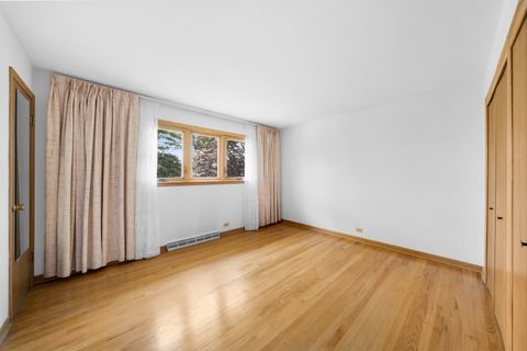 Tiny photo for 773 Madelyn Drive, Des Plaines, IL 60016 (MLS # 12642097)