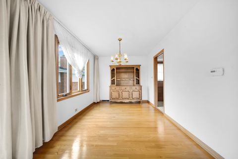 Tiny photo for 773 Madelyn Drive, Des Plaines, IL 60016 (MLS # 12642097)