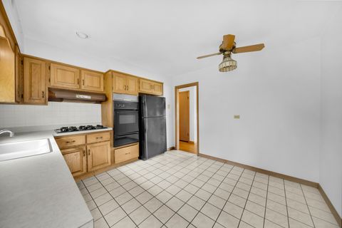 Tiny photo for 773 Madelyn Drive, Des Plaines, IL 60016 (MLS # 12642097)