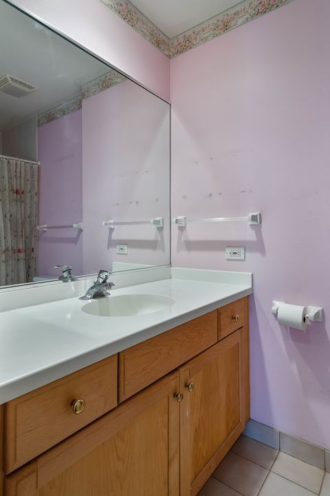 Tiny photo for 1107 Greenleaf Avenue #2F, Wilmette, IL 60091 (MLS # 12676368)