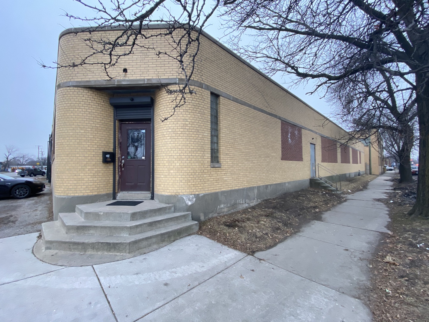 3600 S albany Avenue