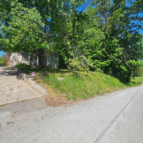 Tiny photo for 823 N 10th Street, Mt Vernon, IL 62864 (MLS # 12631590)