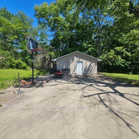 Tiny photo for 823 N 10th Street, Mt Vernon, IL 62864 (MLS # 12631590)