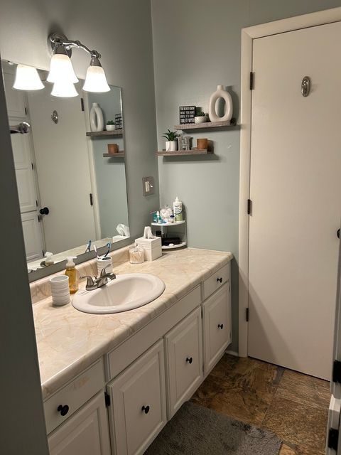 Tiny photo for 823 N 10th Street, Mt Vernon, IL 62864 (MLS # 12631590)