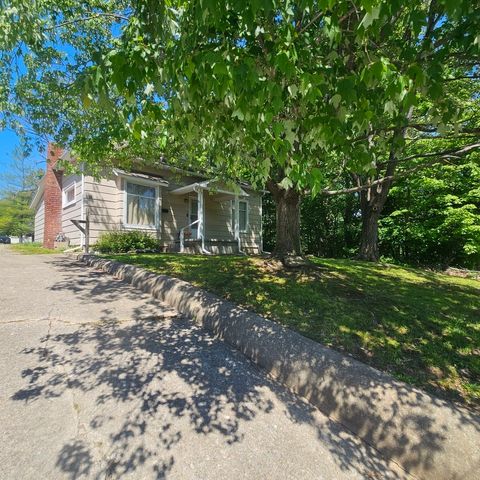 Tiny photo for 823 N 10th Street, Mt Vernon, IL 62864 (MLS # 12631590)