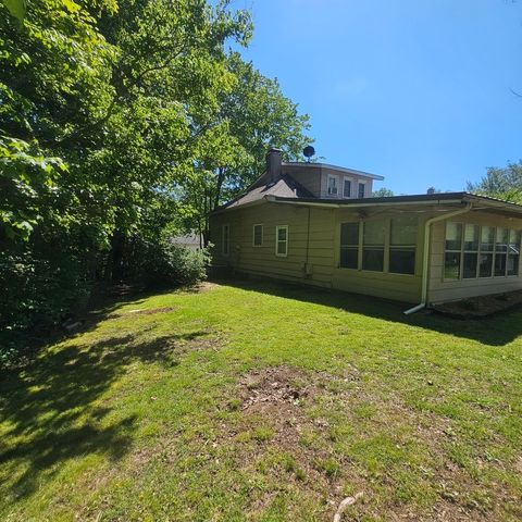 Tiny photo for 823 N 10th Street, Mt Vernon, IL 62864 (MLS # 12631590)