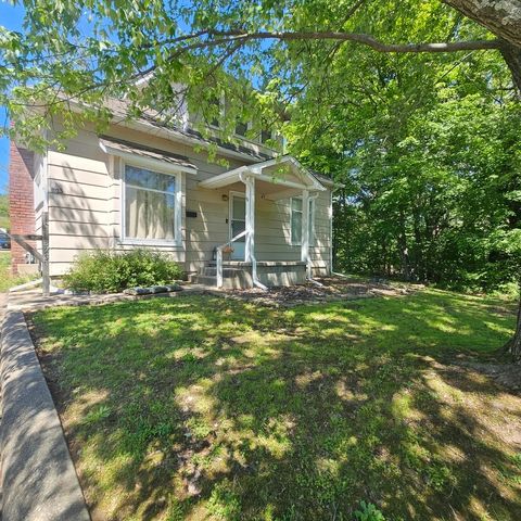 Tiny photo for 823 N 10th Street, Mt Vernon, IL 62864 (MLS # 12631590)