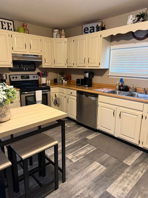 Tiny photo for 823 N 10th Street, Mt Vernon, IL 62864 (MLS # 12631590)