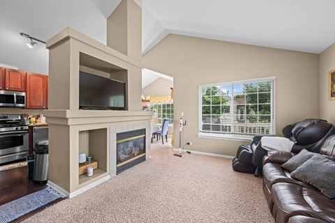 Tiny photo for 557 Cary Woods Circle, Cary, IL 60013 (MLS # 12670120)