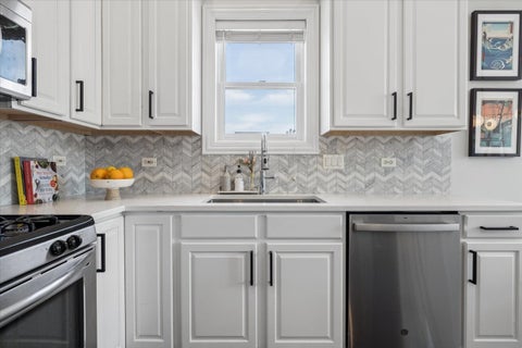Tiny photo for 2520 N Southport Avenue #3N, Chicago, IL 60614 (MLS # 12668866)
