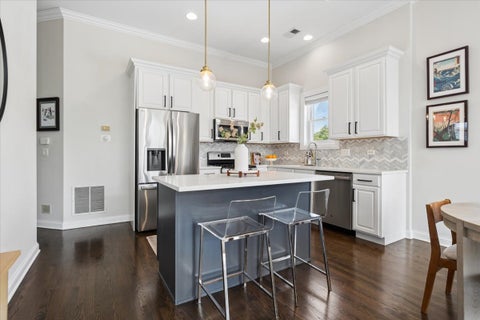 Tiny photo for 2520 N Southport Avenue #3N, Chicago, IL 60614 (MLS # 12668866)