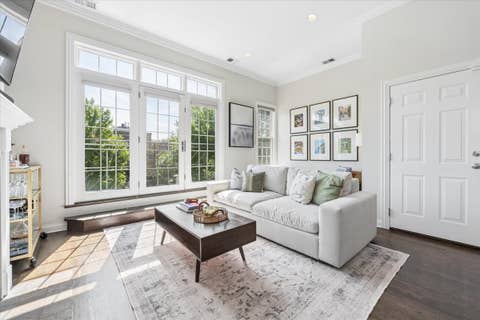 Tiny photo for 2520 N Southport Avenue #3N, Chicago, IL 60614 (MLS # 12668866)