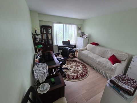 Tiny photo for 7033 N Kedzie Avenue #606, Chicago, IL 60645 (MLS # 12400461)
